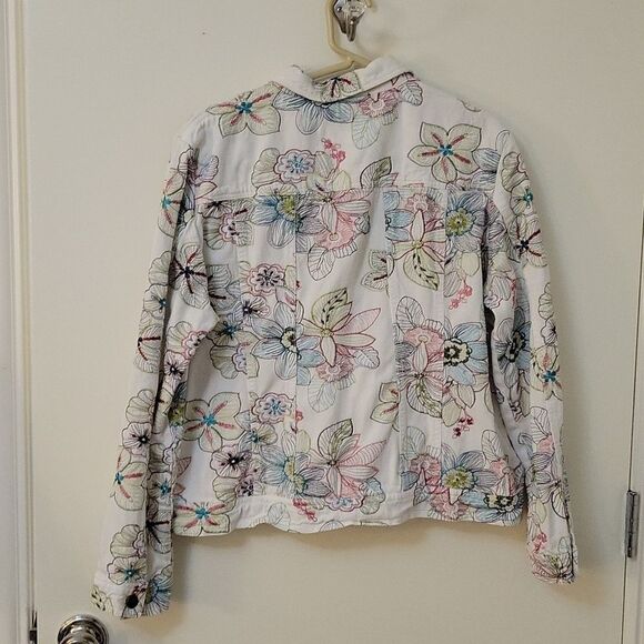 Nu INFLUENCE White Floral Embroidered Denim Jacket XL - Picture 5 of 8